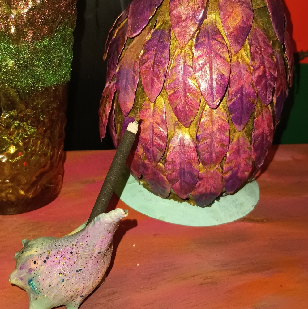 Decorative items - Picture 4 of 7